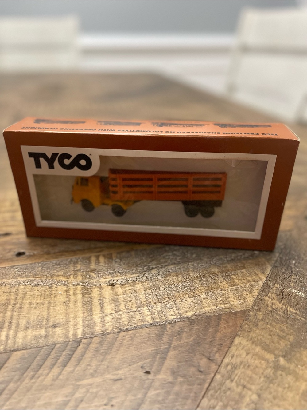 vintage Tyco HO scale cattle car depot trailer set, model 935-3.
